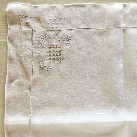 Lovely Antique White Linen Handkerchief with Embr… - image 3