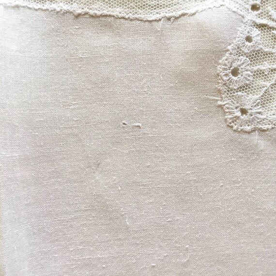 Gorgeous White Antique Linen Handkerchief with Wo… - image 7