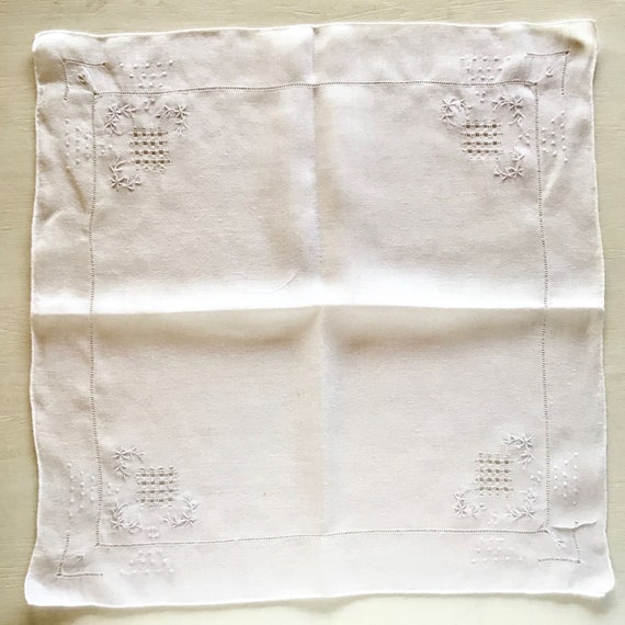 Lovely Antique White Linen Handkerchief with Embr… - image 2