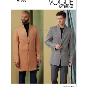 Op de afbeelding: Vogue Patterns V1930 naaipatroon voor een herenjas. Het patroon bevat twee stijlen: een lange, bruine jas met een mandarijnsluiting en een kortere, grijze jas met een reverskraag. Het patroon is ontworpen en gedrukt in de VS.