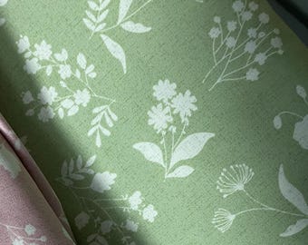 Peaceful flowers - Ecru on Green background - Oxford Cloth - 150cm wide - fabric by the 1/4mtr