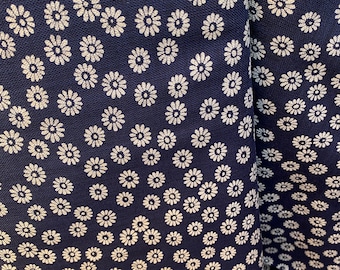 Dasies on dark navy - fabric by the 1/4mtr