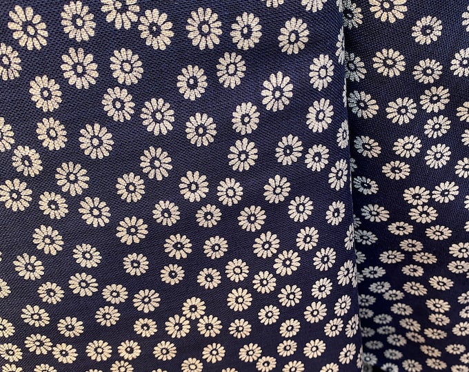 Dasies on dark navy - fabric by the 1/4mtr