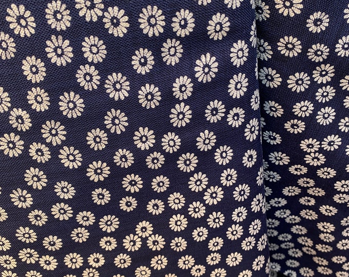 Dasies on dark navy - fabric by the 1/4mtr