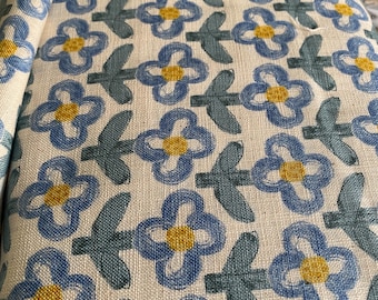 Daisy Days chalk stripe style flowers, blue on a cream background background - Japanese Cotton - fabric by the 1/4mtr