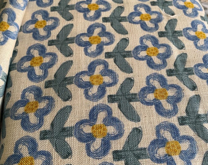 Daisy Days chalk stripe style flowers, blue on a cream background background - Japanese Cotton - fabric by the 1/4mtr