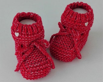 Babyschuhe Taufschuhe in rot - silber gestrickt