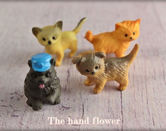 Miniature Cat and Dog Figures Set - 4 Tiny Resin Animals for Dollhouse, Blythe Accessories, Fairy Garden Decor, Small Animal Collectibles