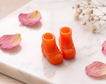 Zeldzame oranje regenlaarzen voor Petite Blythe | Kleine Takara Tomy minipoppetjesschoenen | Miniatuuroranje laarzen
