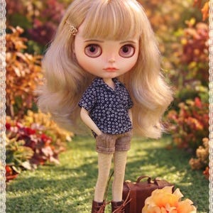 Navy Blue Floral Short Sleeve Shirt for Blythe, Licca, Azone Pure Neemo, 1/6 BJD Doll Clothes, Curated Flower Pattern Top, 12 inch