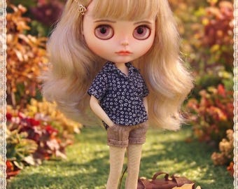 Navy Blue Floral Short Sleeve Shirt for Blythe, Licca, Azone Pure Neemo, 1/6 BJD Doll Clothes, Curated Flower Pattern Top, 12 inch