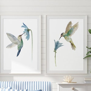 Decorazione murale colibrì, decorazione per la casa colibrì, stampa artistica di uccelli Decorazione murale blu, set di 2 stampe di fiori verdi Pittura ad acquerello