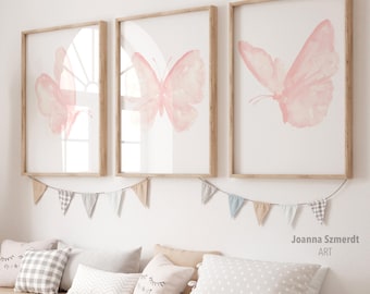 Stampe per cameretta con farfalle rosa cipria. Decorazione murale per la cameretta delle bambine, regalo perfetto per la nascita della sorella o per il baby shower.