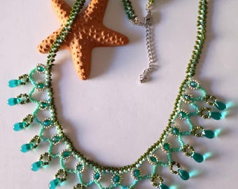 Collier Ras Du Cou Plastron Strass Blancs Sur Bronze Avec Pampilles Laiton - Style Rétro - Très Bon état