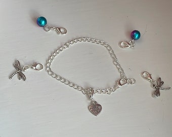 Charm bracelet for stitch markers