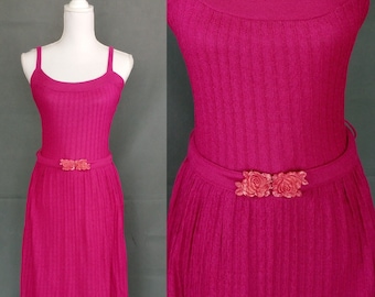 Vintage 1970s Raspberry Pink Knit Dress / Pleated Knit Dress / Rose Belt / La Moda Exclusive / M/L
