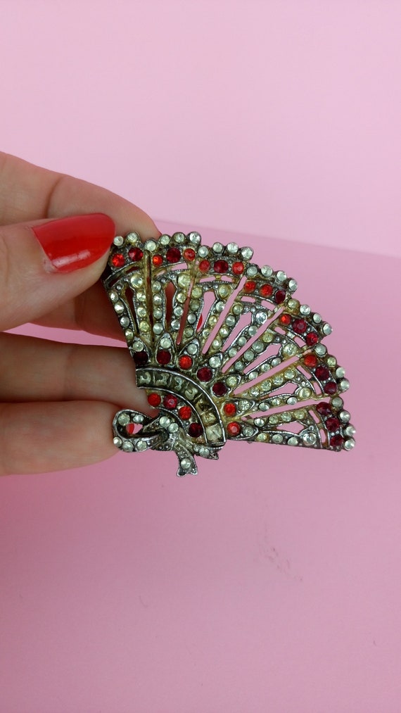 Vintage 1930s Fan shape rhinestones brooch AS IS