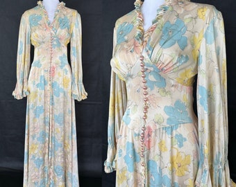 Vintage 40s floral satin house coat/lounging Boudoir apparel/1940s dressing gown