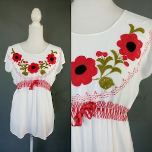 Vintage floral embroidered Blouse Top/size S