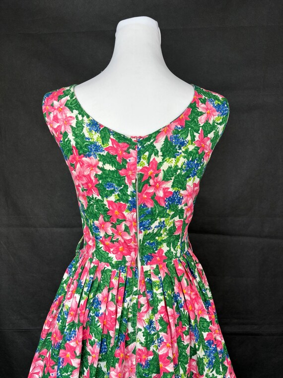 Vintage 1950s floral cotton summer dress/large bo… - image 7