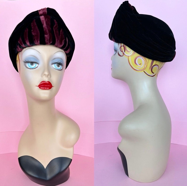 Vintage 30s French black and burgundy velvet turban/halo style hat immagine 1