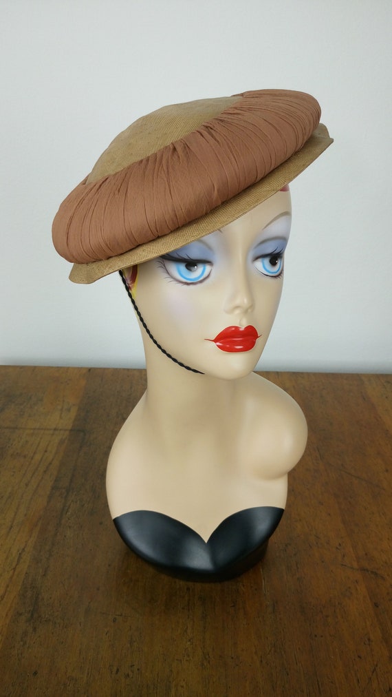 Vintage 50s tilt straw hat/dish hat