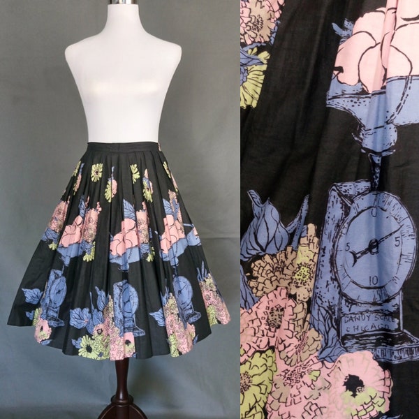 Vintage 1950s novelty print cotton skirt/floral fruit kitchen scales skirt/size XS/S