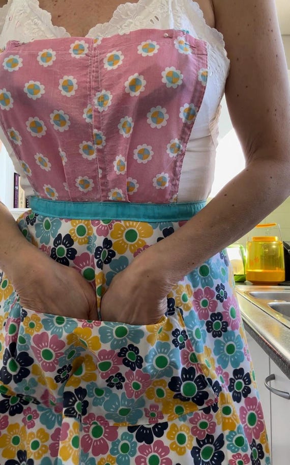 Vintage 50s/60s Full Cotton Floral Apron/pinafore Style