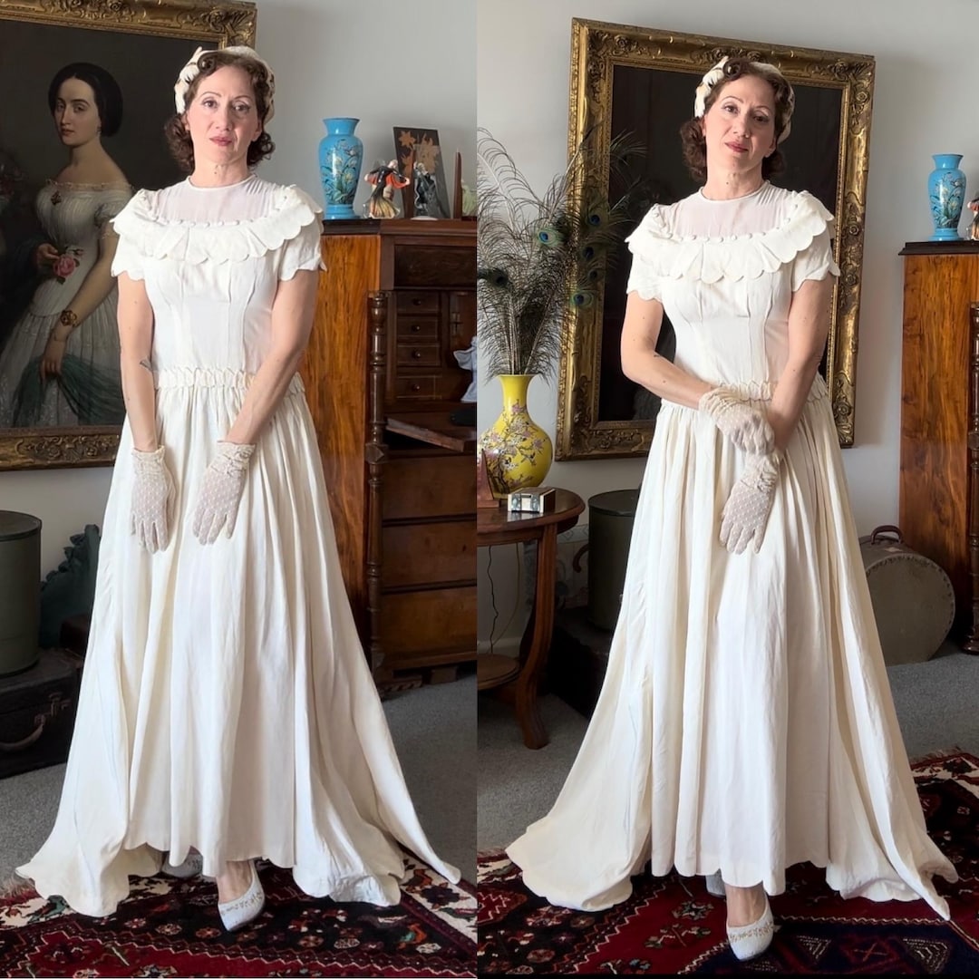 Vintage 30s/40s Wedding Dress With Illusion Neckline and Scalloped