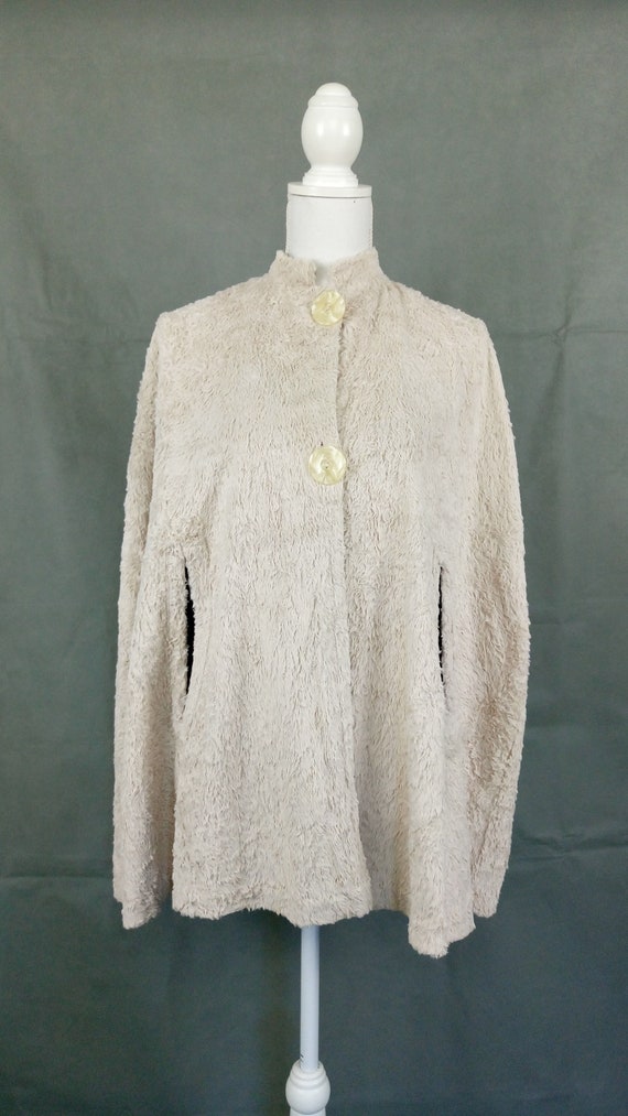 Vintage 40s ivory lightweight plush cape by San F… - image 2