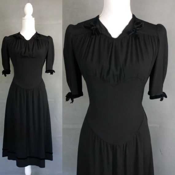 Vintage 30s Black rayon crepe dress with velvet bo