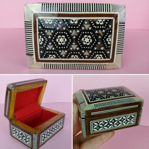 Vintage Moroccan Inlay Box/mother of pearl ebony and bone inlaid jewellery box/trinket box