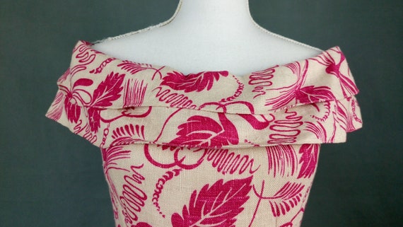 Vintage 1940s floral/leafy off shoulder linen dre… - image 4
