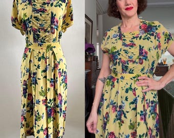 Vintage 1940s yellow floral rayon dress/size M