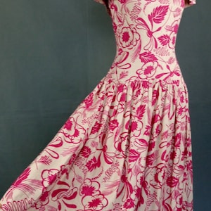 Vintage 1940s floral/leafy off shoulder linen dress/size M image 3