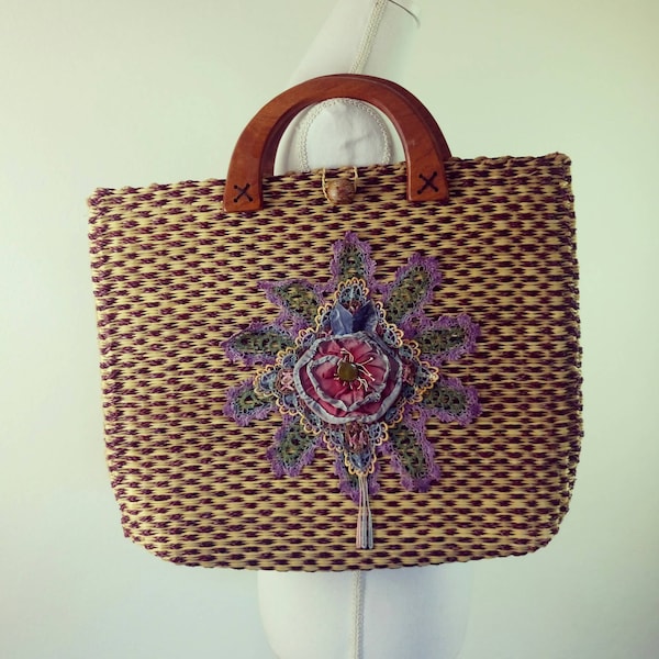 Vintage wicker 70s bag/woven cane wooden handles straw hippie bag/floral crochet boho shopping bag