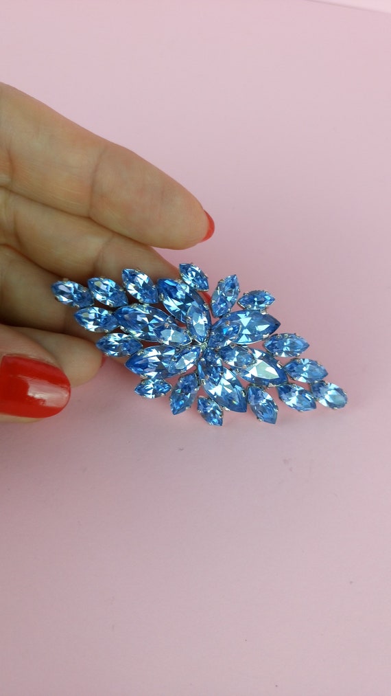 Vintage 40s/50s blue Rhinestones brooch