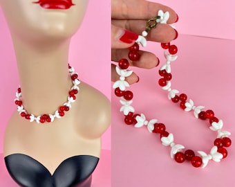 Vintage 30s red and white milk glass necklace