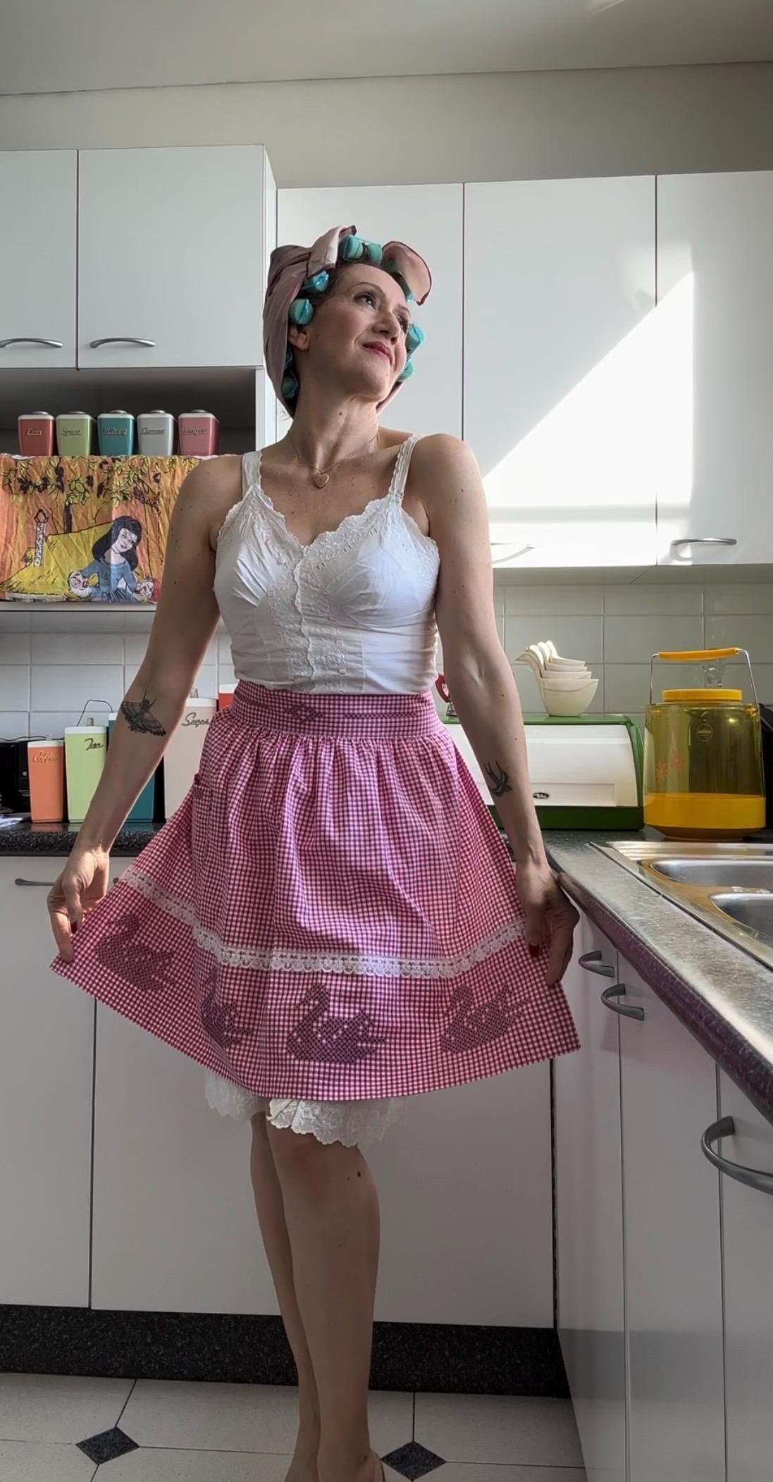Vintage 50s/60s red and white gingham and embroidered swans apron