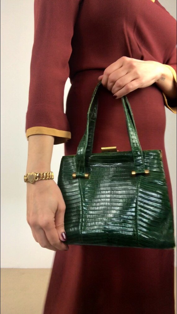 Vintage 30s/40s emerald green skin handbag by Bass
