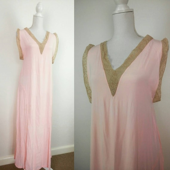 Vintage 30s pink silky rayon and lace bias cut nig