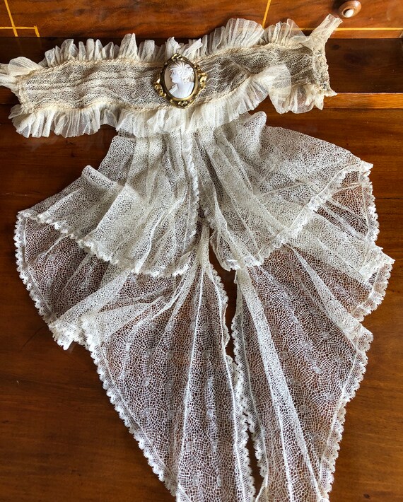 Antique Victorian Jabot/spider web lace collar