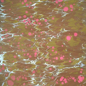 Marmerpapier 2021-48 voor boekbind- of scrapbookingprojecten, op 50 x 70 cm bruin kleipapier 130g/m²