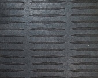 TB-13 Lokta Papier schwarz mit geprägtem Muster