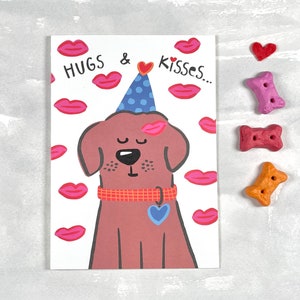 Cartão de aniversário divertido para amantes de cães - Abraços e beijos - Cachorro marrom fofo com lábios - Cartão engraçado para cães