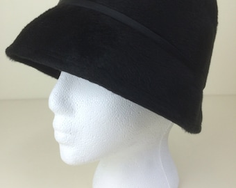 vintage black fur felt cloche hat w/ satin ribbon trim Mr. Michael 60s