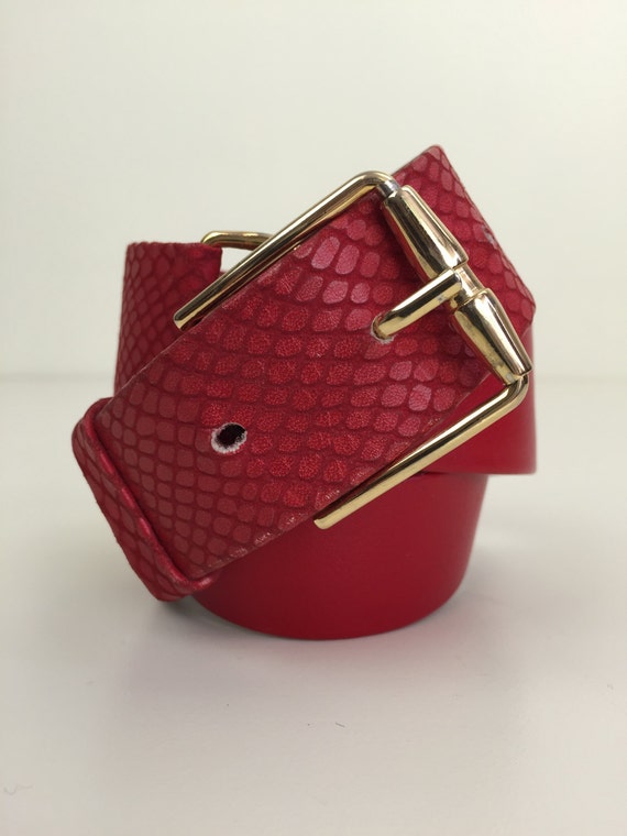 vintage red texture embossed segmented leather be… - image 1