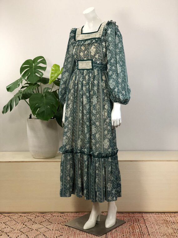 vintage forest green floral print ruffled prairie