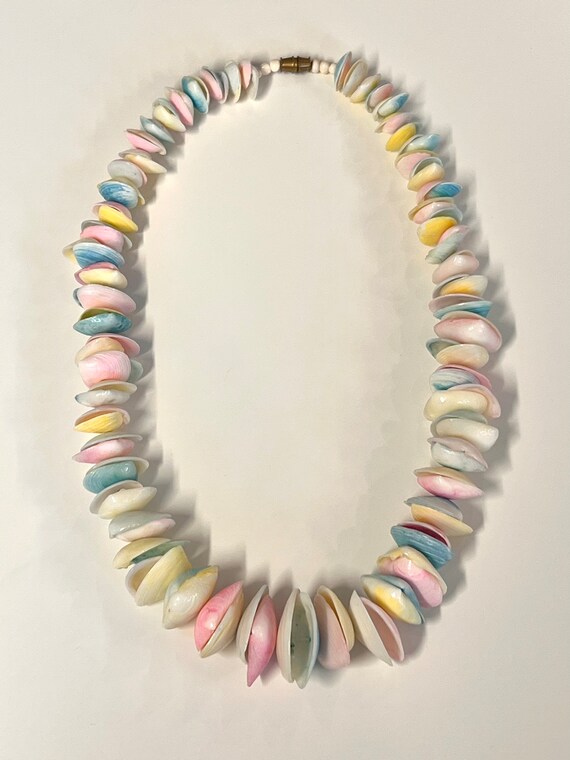vintage chunky pastel coquina shell necklace 80s - image 2