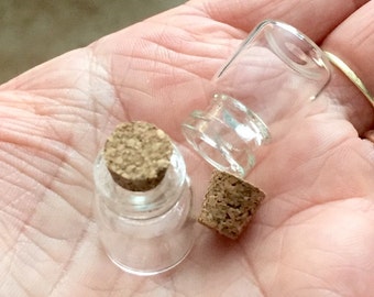 2 + pcs Mini Cute Small Cork Stopper Glass Bottles, Decorative Storage Pendants